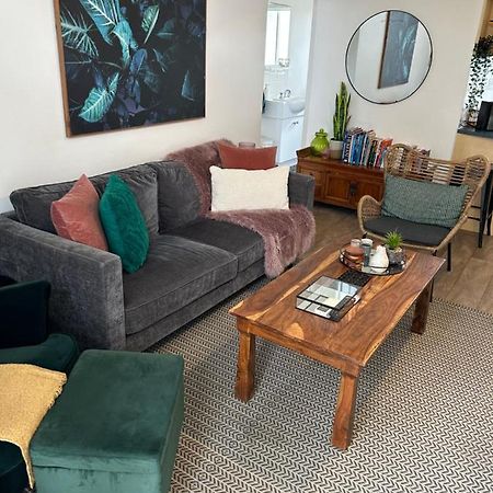 Sunshine Four Apartment Salisbury Bagian luar foto
