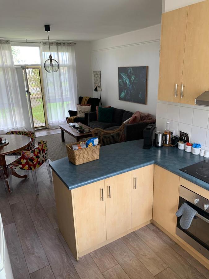 Sunshine Four Apartment Salisbury Bagian luar foto