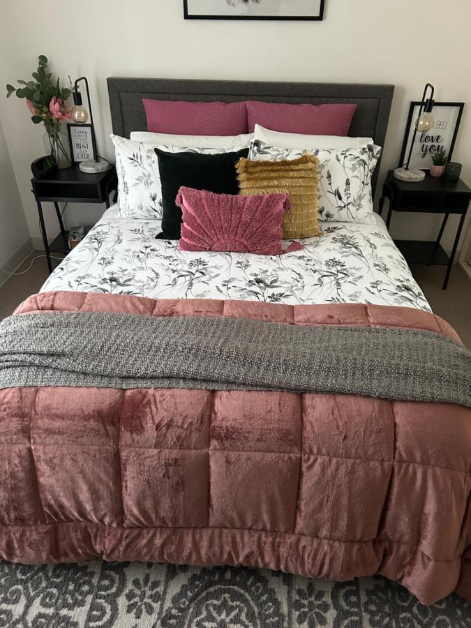 Sunshine Four Apartment Salisbury Bagian luar foto