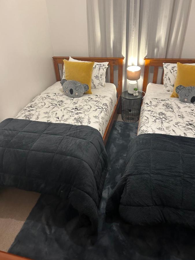 Sunshine Four Apartment Salisbury Bagian luar foto