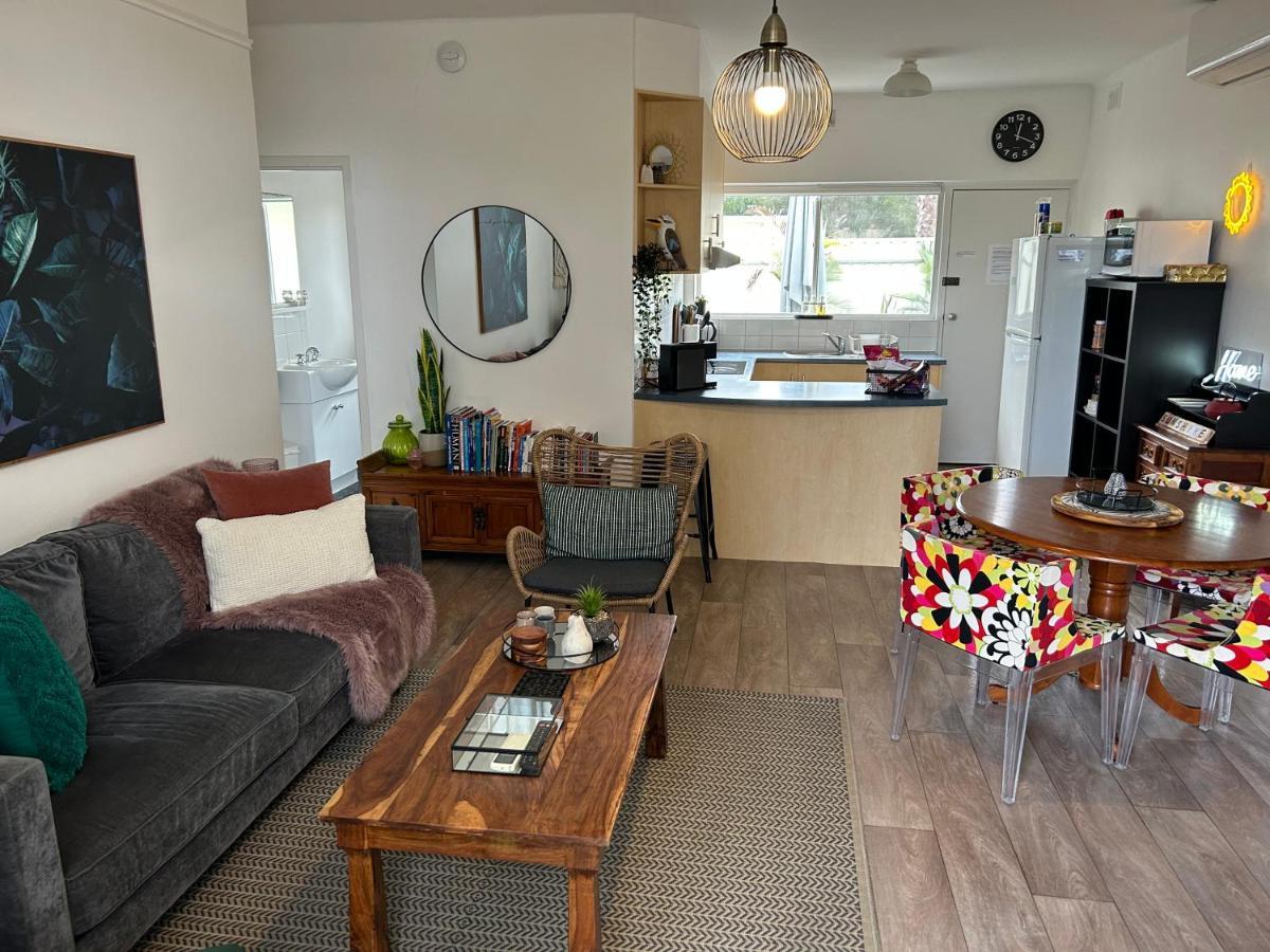 Sunshine Four Apartment Salisbury Bagian luar foto